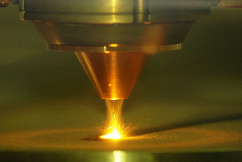 Laser cladding nozzle